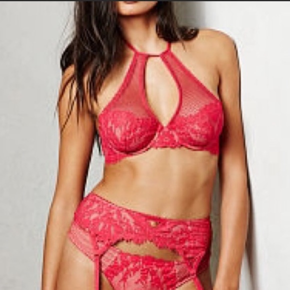 🪞 NEW VS halter underwire bra top bralette - bright red in size 32C